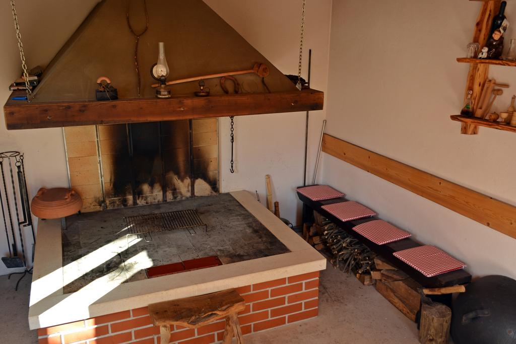 Zadvarje Kvasina Apartments מראה חיצוני תמונה