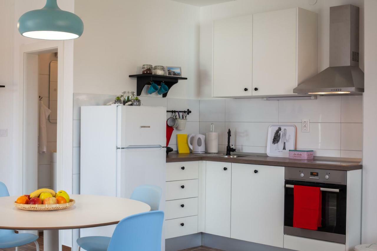 Zadvarje Kvasina Apartments מראה חיצוני תמונה