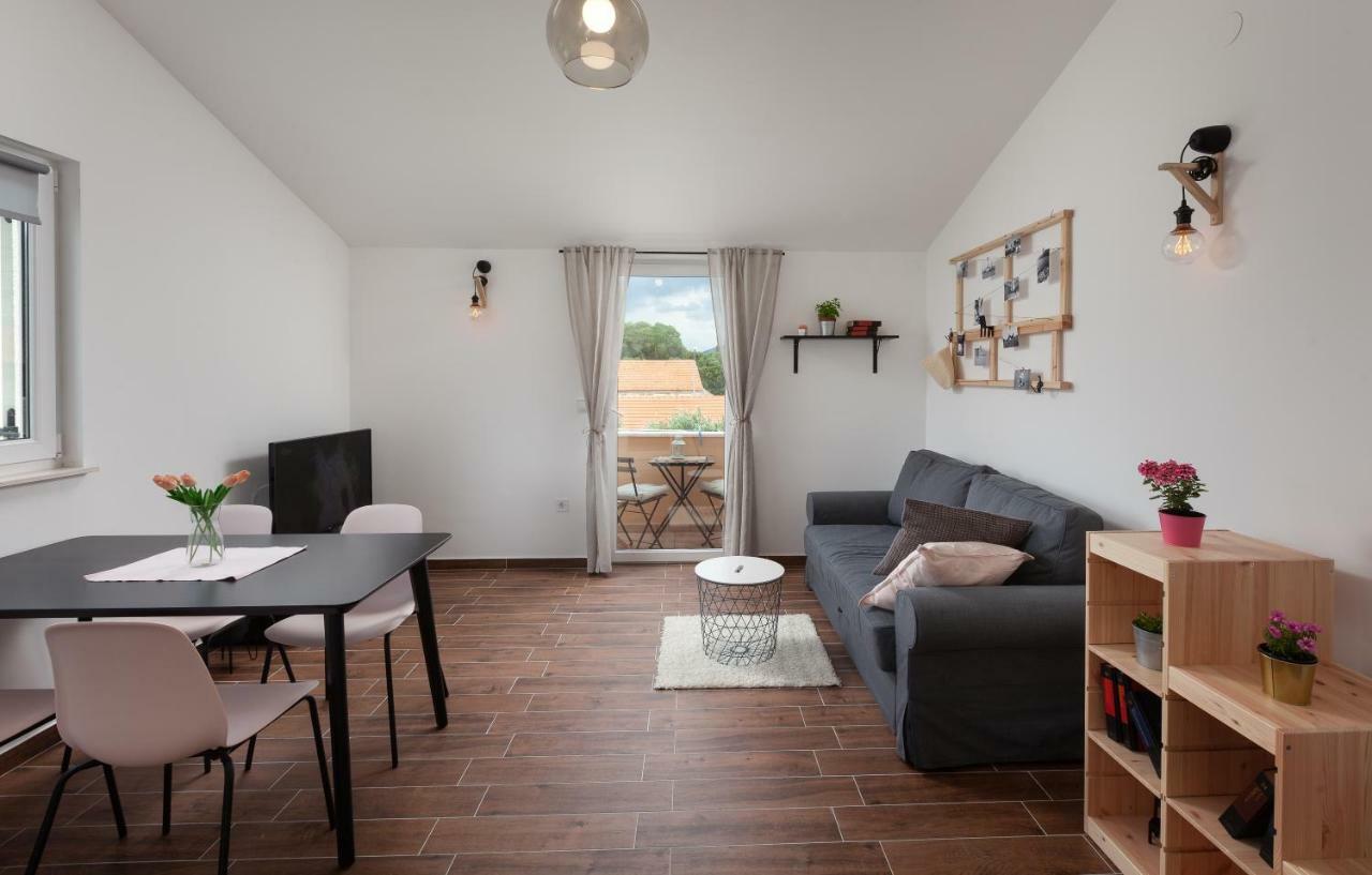 Zadvarje Kvasina Apartments מראה חיצוני תמונה