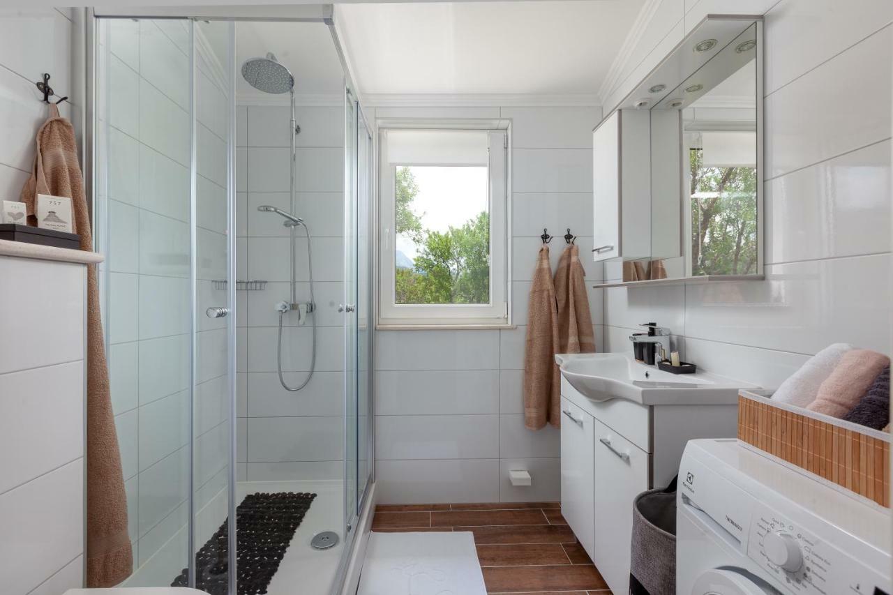 Zadvarje Kvasina Apartments מראה חיצוני תמונה