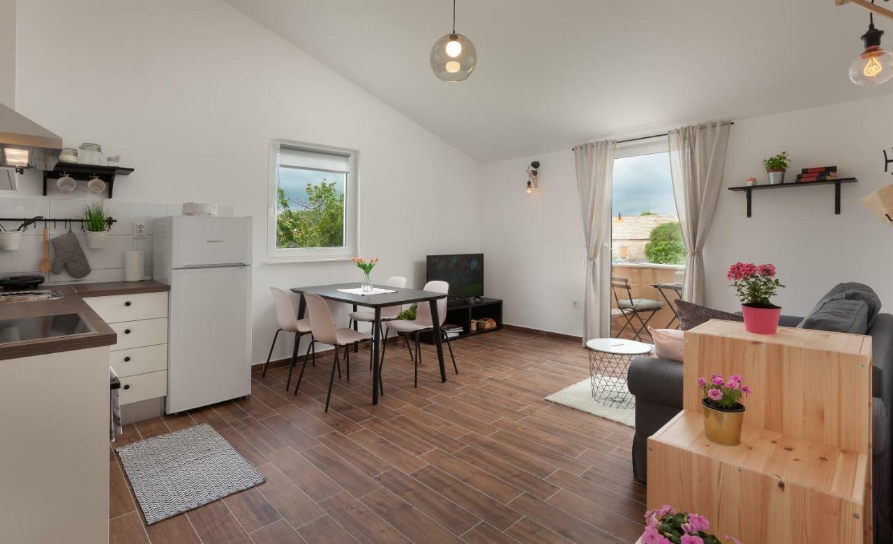 Zadvarje Kvasina Apartments מראה חיצוני תמונה