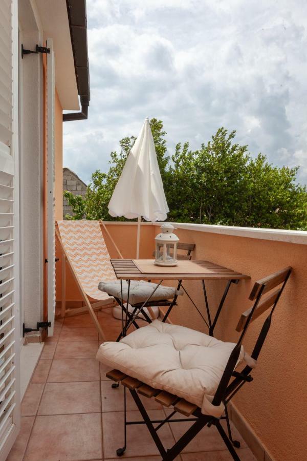 Zadvarje Kvasina Apartments מראה חיצוני תמונה